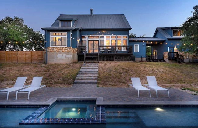 Luxurious Lake Park House: Sleeps 25, Pool, Hot-tub, Firepit and Game Room! - Foto 1