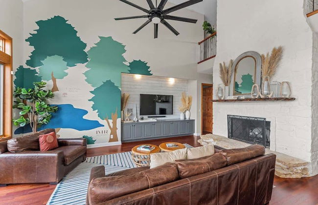 Luxurious Lake Park House: Sleeps 25, Pool, Hot-tub, Firepit and Game Room! - Foto 23