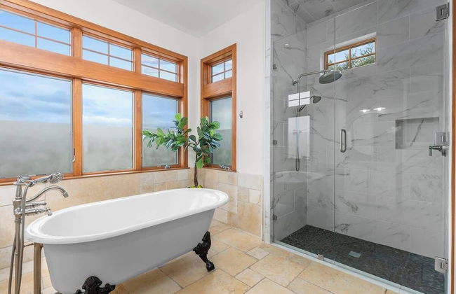 Luxurious Lake Park House: Sleeps 25, Pool, Hot-tub, Firepit and Game Room! - Foto 32