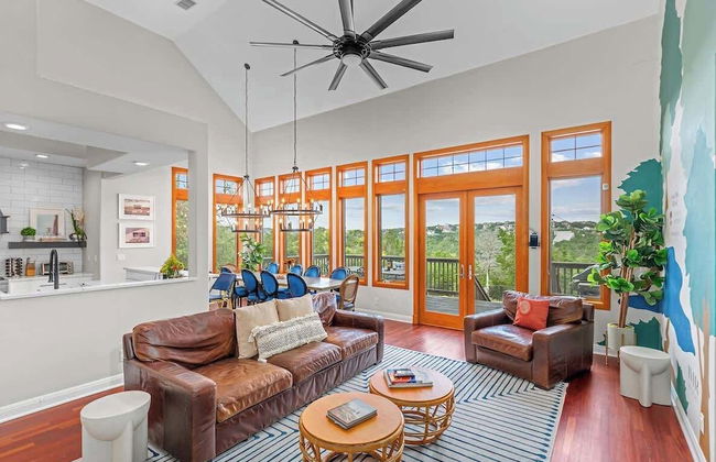 Luxurious Lake Park House: Sleeps 25, Pool, Hot-tub, Firepit and Game Room! - Foto 26