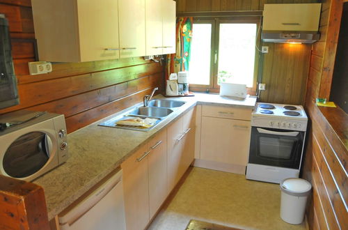 Photo 4 - Cozy Holiday Home With an Oven in a Green Area