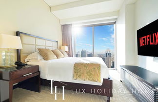 Photo 3 - LUX | The JW Marina Suite