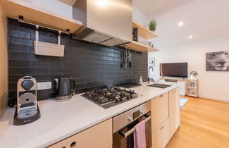 Photo 3 - Modern 1 Bedroom Apartment in Brunswick East Near CBD