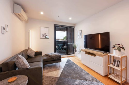 Photo 5 - Modern 1 Bedroom Apartment in Brunswick East Near CBD