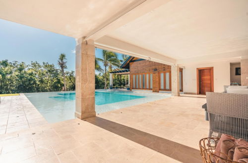 Foto 29 - Magnificent Villa w Private Pool at Yarari