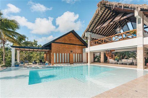 Foto 16 - Magnificent Villa w Private Pool at Yarari