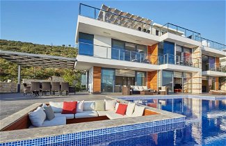 Photo 1 - Villa Elmas -stunning 5 bed Villa With Rooftop bar