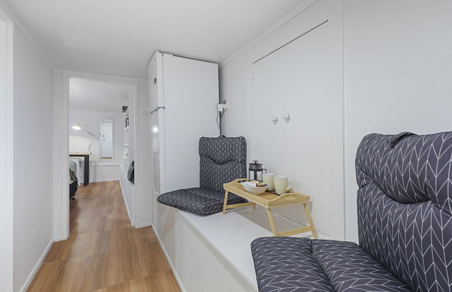 Newly Renovated Studio w Parking-Netflix - Foto 3