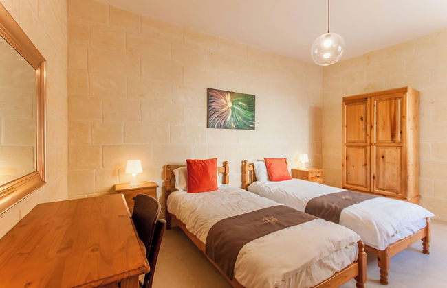 Naduri, Beautiful Gozitan Villa + Pool - Photo 7