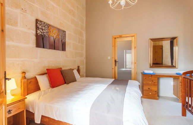 Naduri, Beautiful Gozitan Villa + Pool - Photo 12