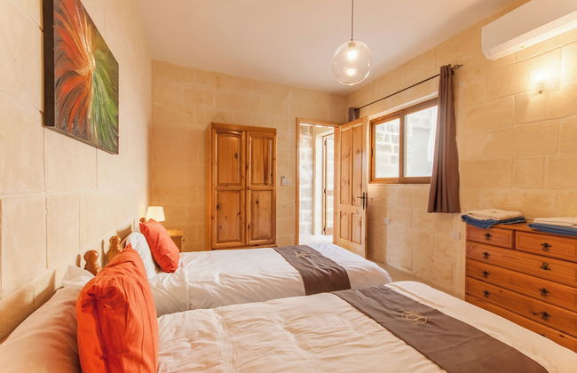Naduri, Beautiful Gozitan Villa + Pool - Photo 9