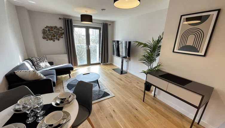 Photo 1 - Stunning 2-bed Apartment in Bristol With Parking