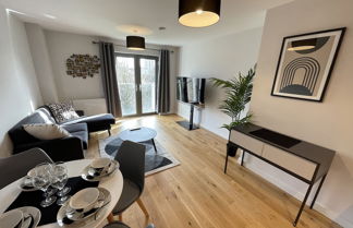 Photo 1 - Stunning 2-bed Apartment in Bristol With Parking