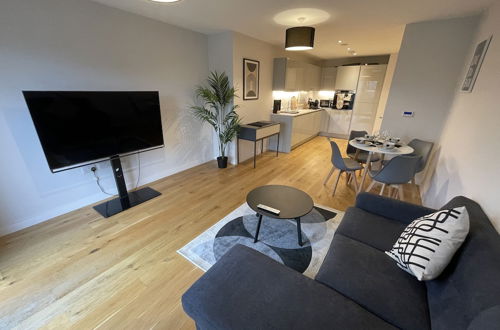 Photo 8 - Stunning 2-bed Apartment in Bristol With Parking