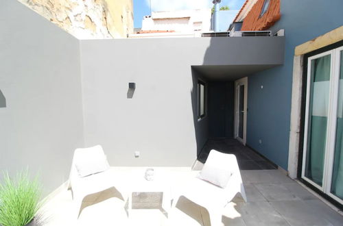 Foto 11 - Lovely 1 Bedroom With Patio in Lisbon