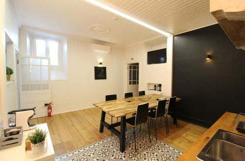 Foto 9 - Lovely 1 Bedroom With Patio in Lisbon