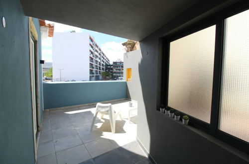 Foto 12 - Lovely 1 Bedroom With Patio in Lisbon