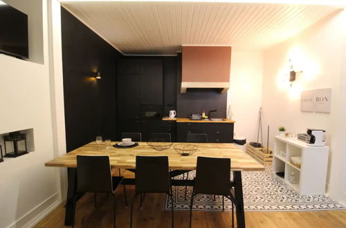 Photo 9 - Bright 1 Bedroom With Lovely Balcony in Lisbon