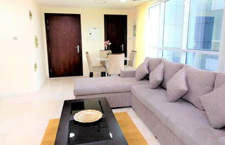 Photo 2 - Stunning 1bedroom With Balcony in Business Bay