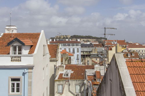 Photo 18 - Bairro Alto Stylish by Homing