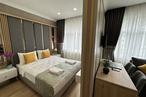 Photo 2 - H&L Suites