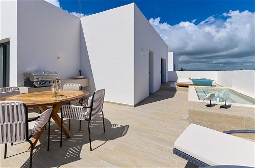 Photo 1 - Luxury Penthouse With Bbq Rooftop and Picuzzi