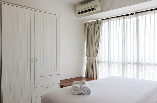 Photo 4 - Fancy And Nice 1Br Apartment At H Residence