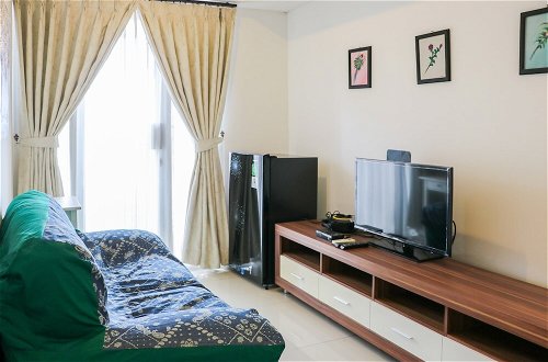 Photo 12 - Fancy And Nice 1Br Apartment At H Residence