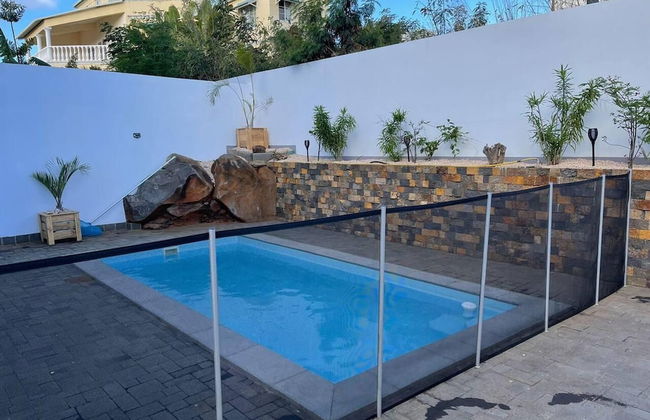 Spacious 4-bed Villa in Flic en Flac Roof top bar - Foto 13