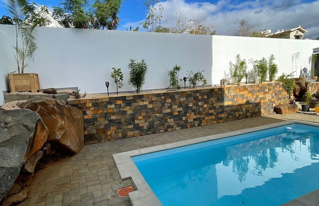 Spacious 4-bed Villa in Flic en Flac Roof top bar - Foto 10