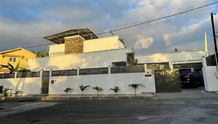 Foto 1 - Spacious 4-bed Villa in Flic en Flac Roof top bar