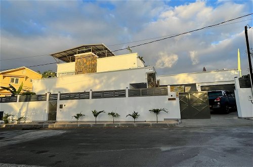 Photo 1 - Spacious 4-bed Villa in Flic en Flac Roof top bar