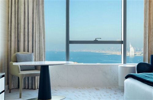 Photo 25 - Maison Privee - Luxury Apt w/ Fabulous Views over Palm Jumeirah