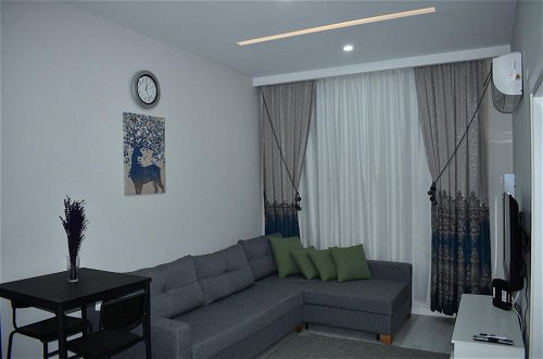 Photo 5 - Modern Apartment Near Beach in Muratpasa