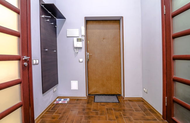 Rent Kiev Lva Tolshtoho Square - Photo 2