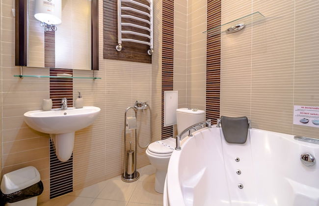 Rent Kiev Lva Tolshtoho Square - Photo 57