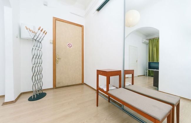 Rent Kiev Lva Tolshtoho Square - Photo 23