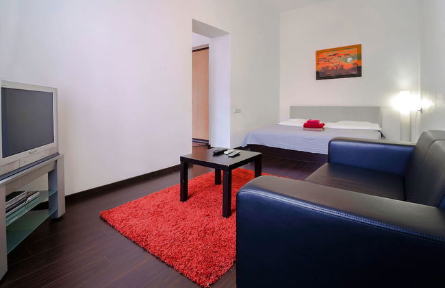 Rent Kiev Lva Tolshtoho Square - Photo 15