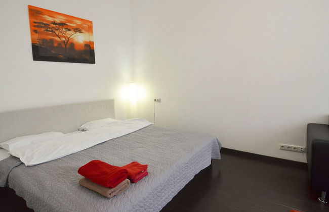 Rent Kiev Lva Tolshtoho Square - Photo 31