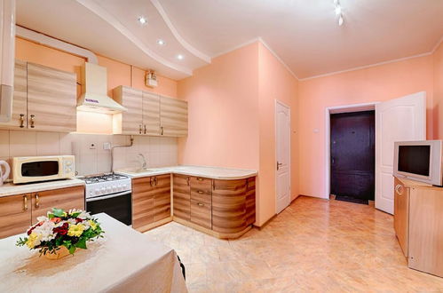 Photo 4 - Apartment on Derybasivska 17