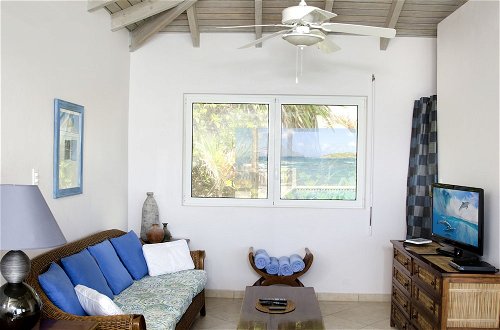 Photo 12 - Beach House Younes by Island Properties Online