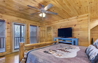 Photo 3 - Only Dreamin' Cabin w/ Private Hot Tub