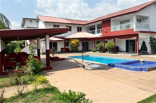 Foto 1 - Beautiful Villa With Swimming Pool in Assinie