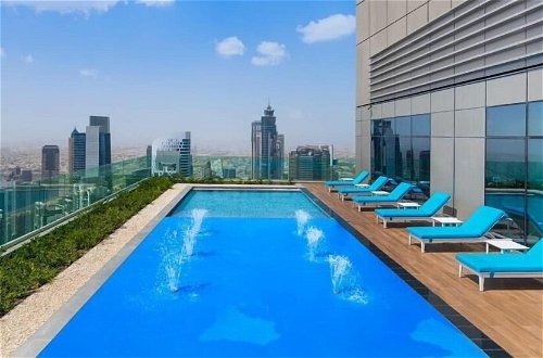 Foto 15 - Tanin - Chic Apt With Infinity Pool and Burj Khalifa View