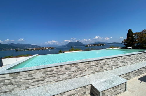 Foto 3 - Isole Apartment With Pool and Lake View in Baveno