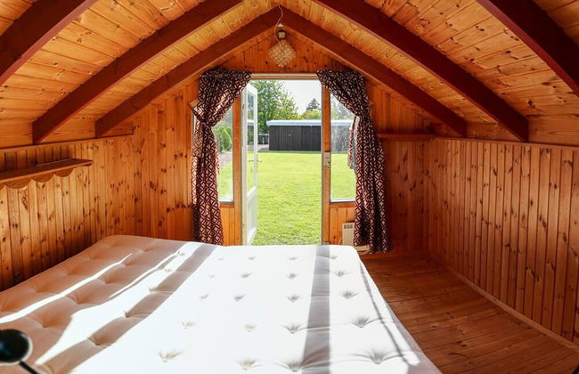The Comfort of This Cottage Merges With Nature - Foto 20