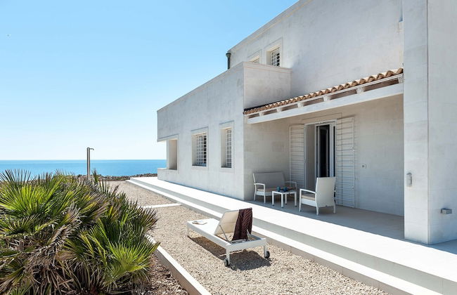 Villa Capo Passero is an Exclusive Villa With Swimming Pool - Photo 28