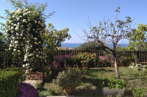 Photo 14 - Pretty Holiday Apartment in a Residence Just 900m From the Sandy Beach