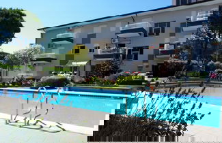 Foto 1 - Bright Escape With Pool & Terrace