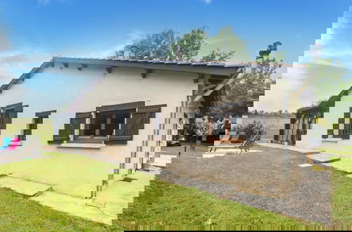 Foto 39 - Holiday Home With Roofed Swimming Pool